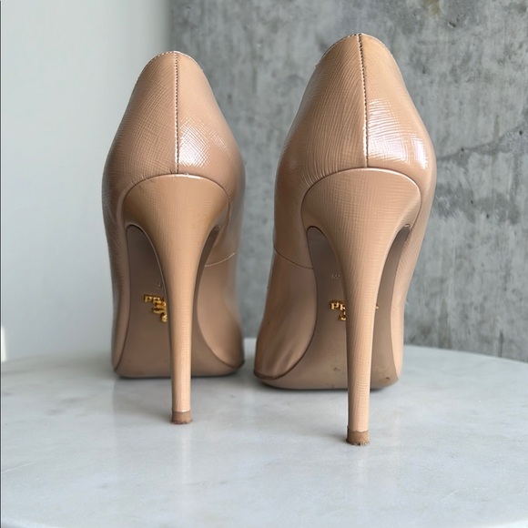 Prada round toe pumps -patent leather- nude - 37.5 / 7.5 US - Picture 3 of 10